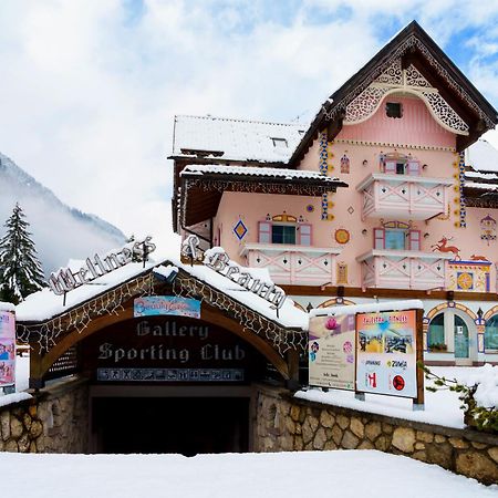 Hotel Soreghes Gran Chalet Campitello di Fassa Kültér fotó