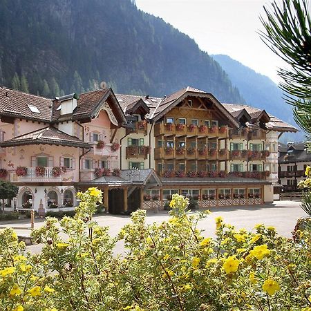 Hotel Soreghes Gran Chalet Campitello di Fassa Kültér fotó