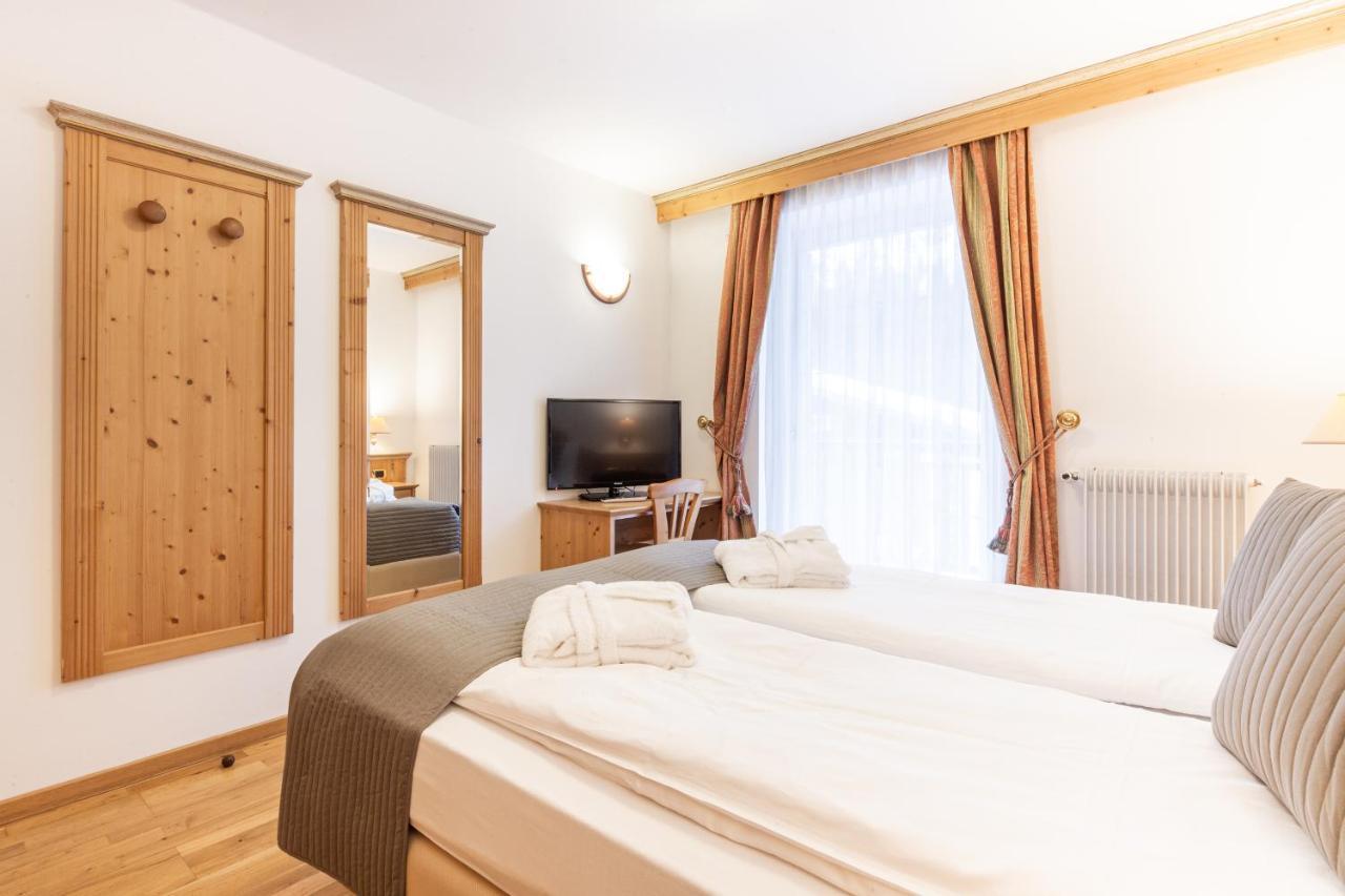 Hotel Soreghes Gran Chalet Campitello di Fassa Kültér fotó